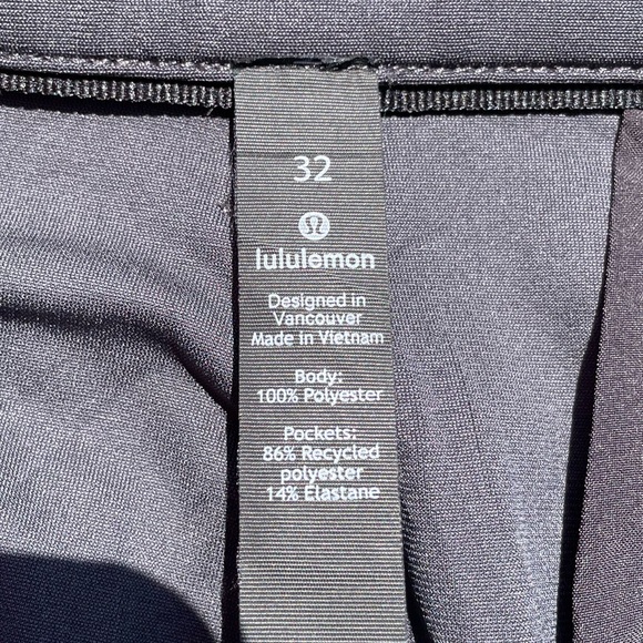 Grey Lululemon Short (32) - Picture 4 of 4